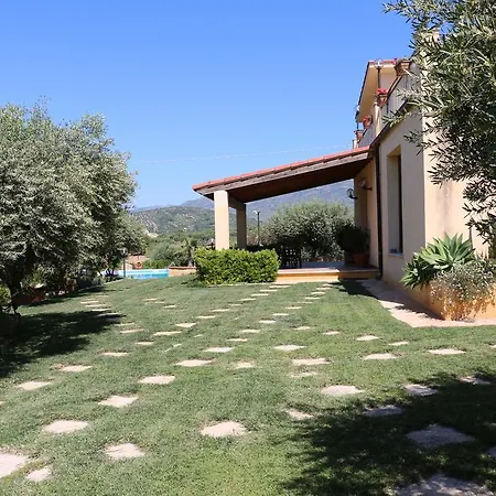 Le Foglie D'argento Bed and breakfast 3*
